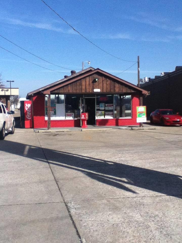 Brentley's Fine Cigars and Tobacco Barn photo 7