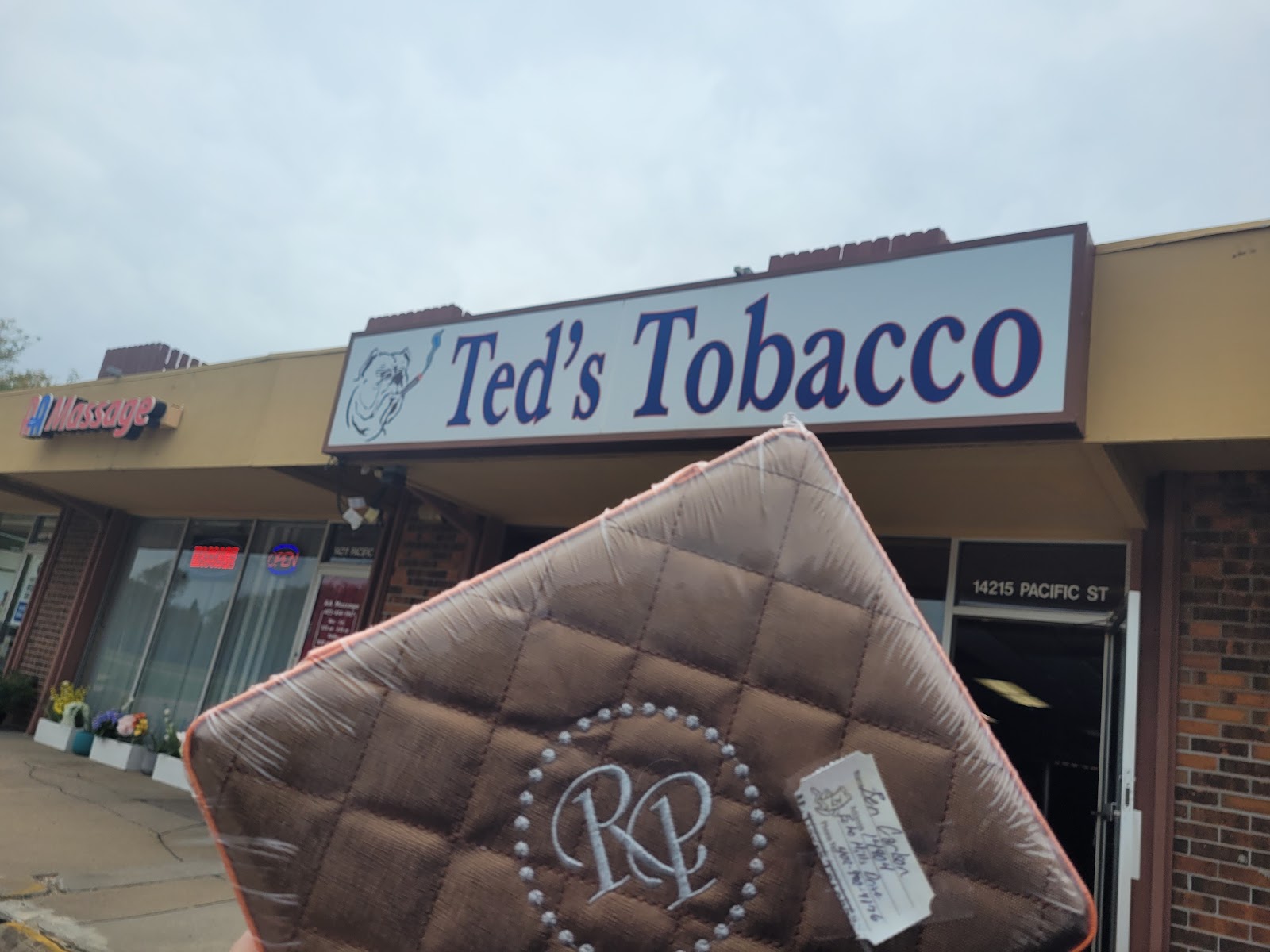 Briar and Leaf LLC dba Ted's Tobacco Omaha photo 4