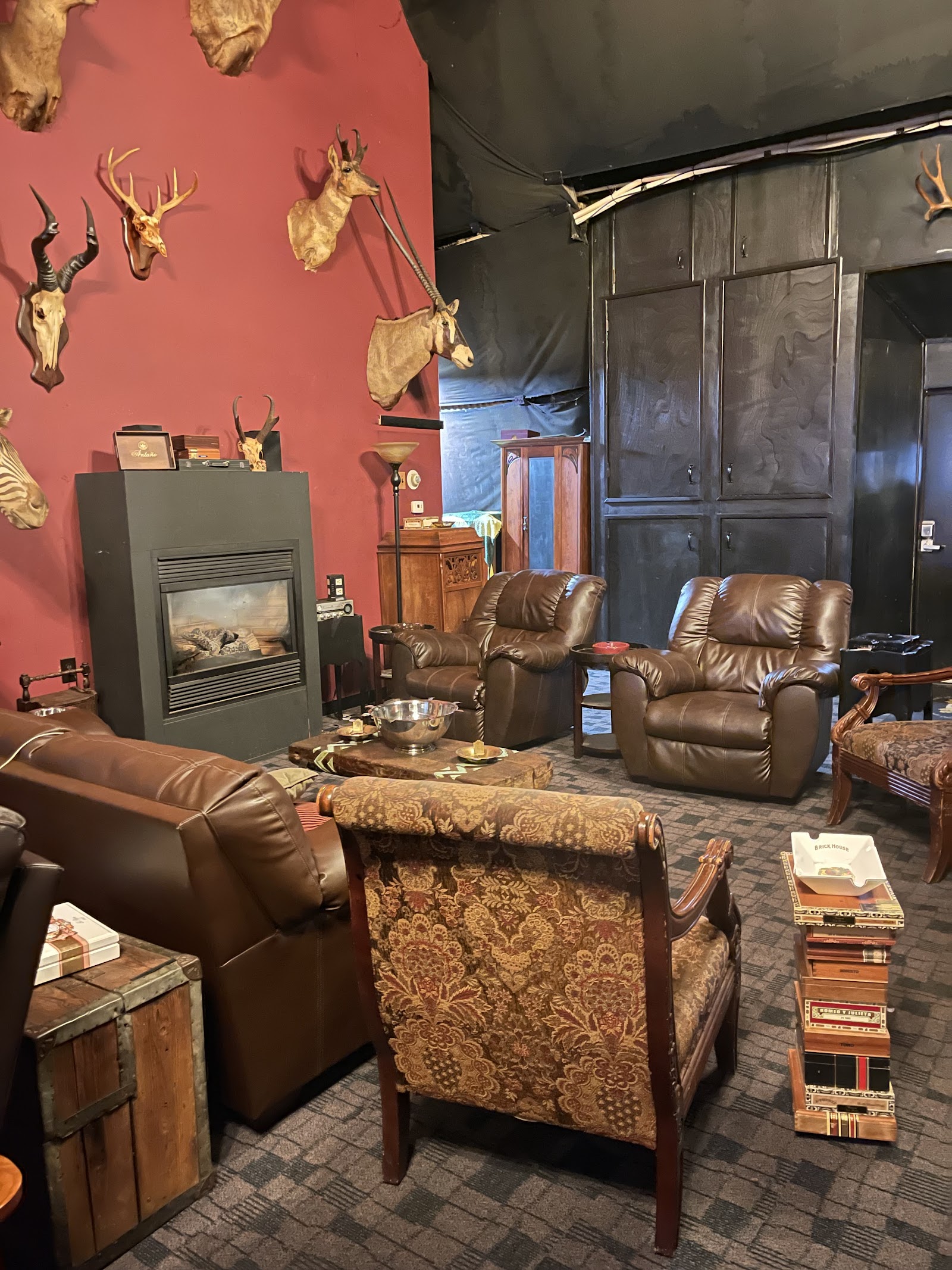 Broadway Cigar Company (HQ) photo 3