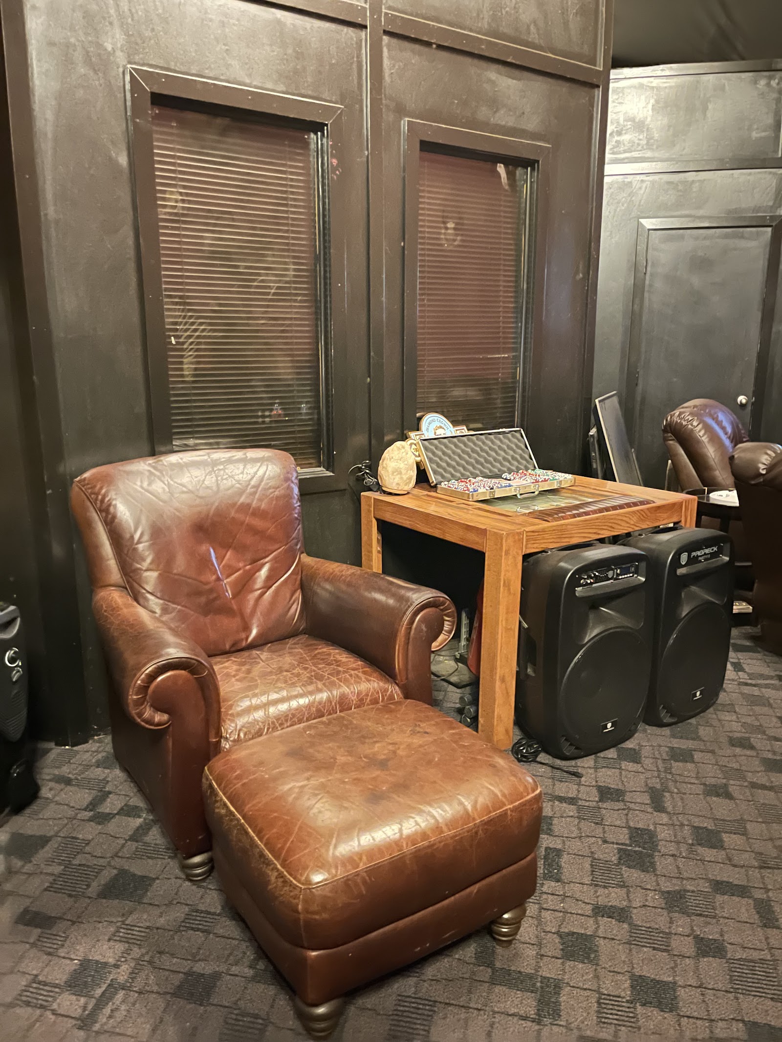Broadway Cigar Company (HQ) photo 8