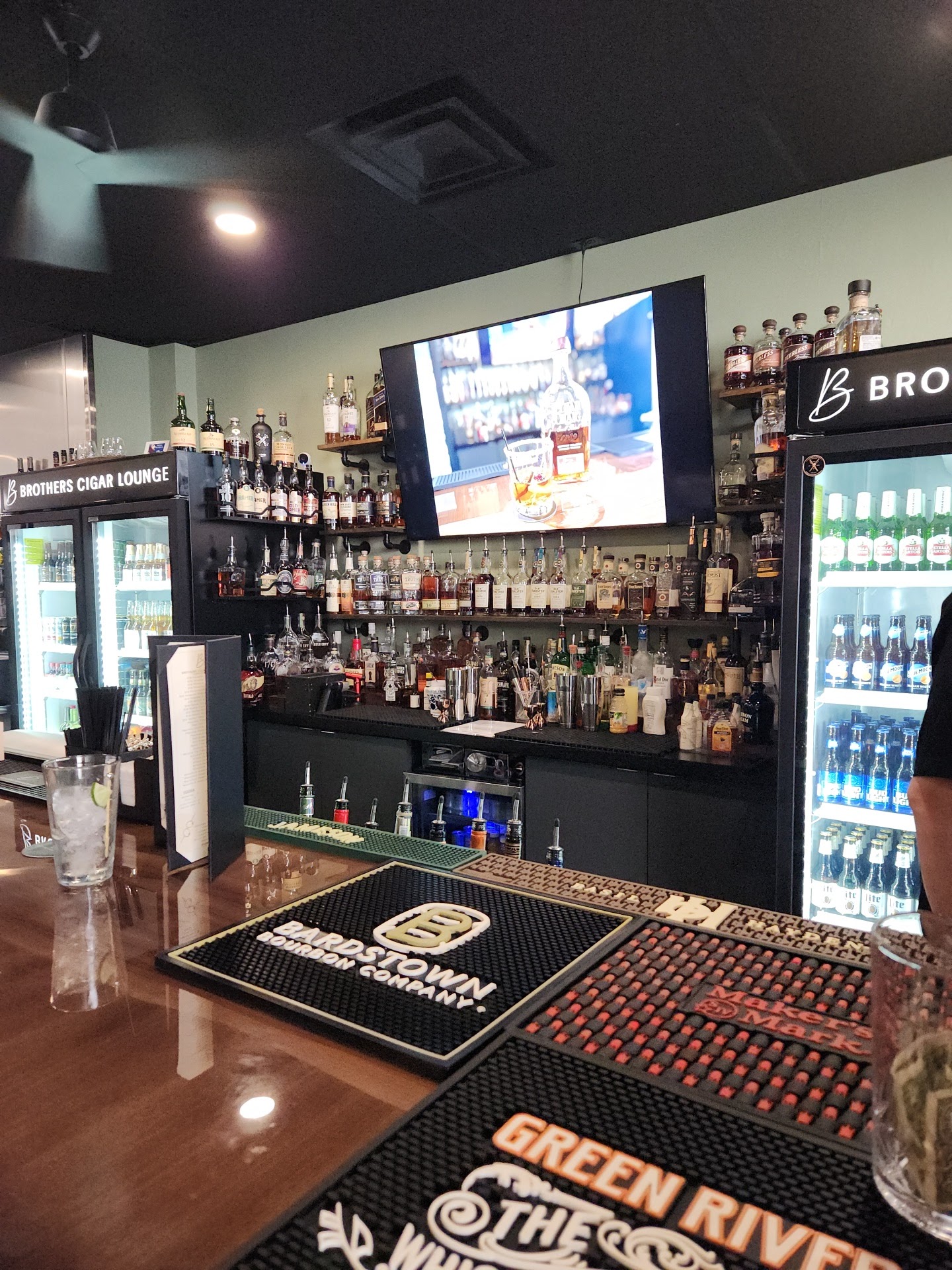 Brothers Cigar Lounge photo 4