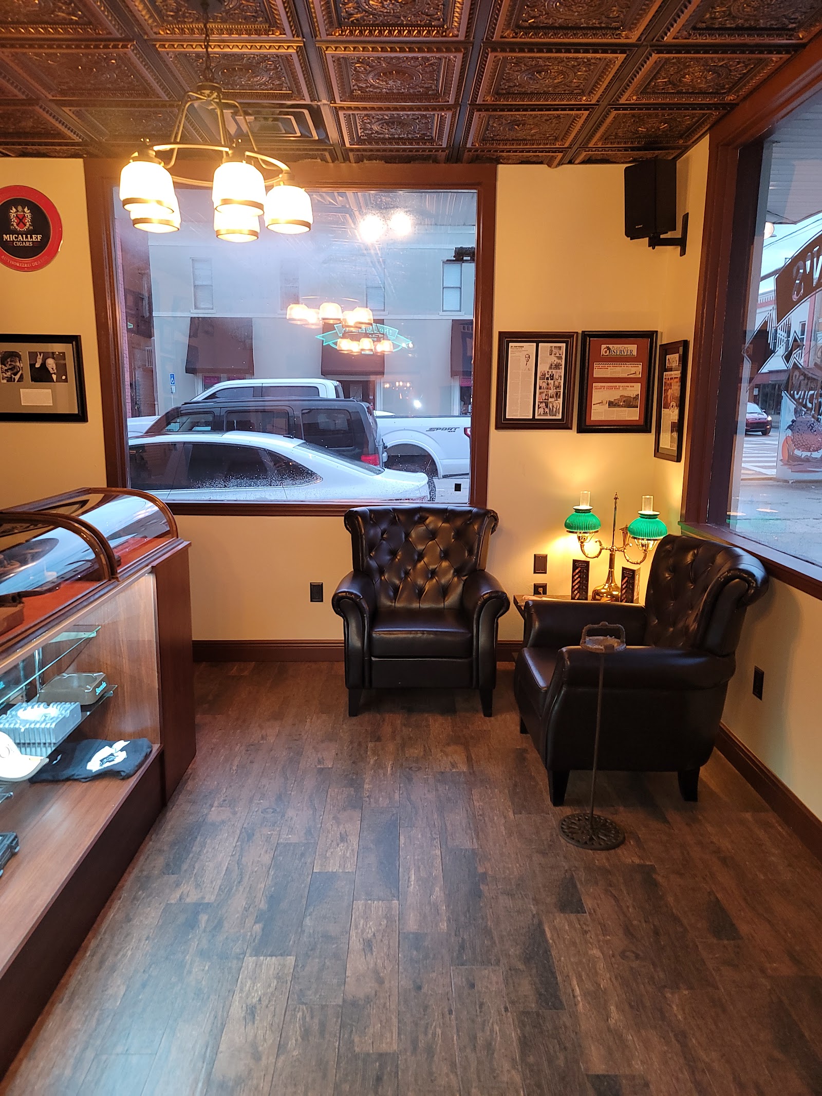 Bruton's Cigar Shop photo 4