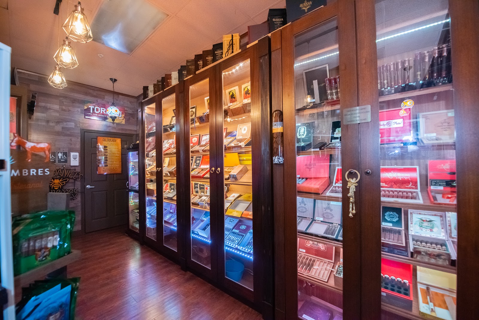 Bushara Cigar Lounge photo 7