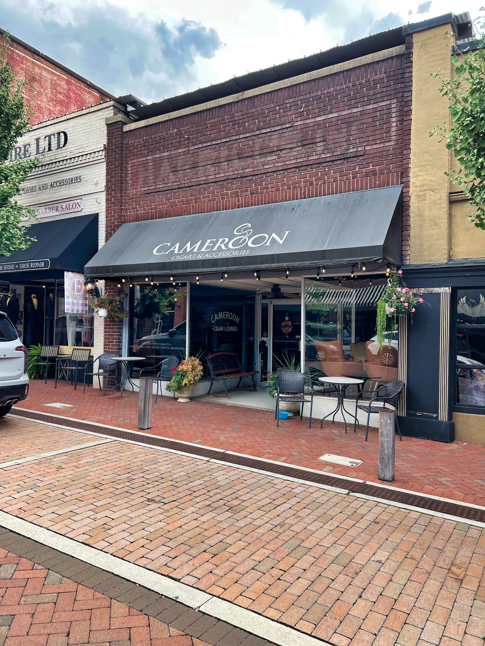 Cameroon Cigar Lounge