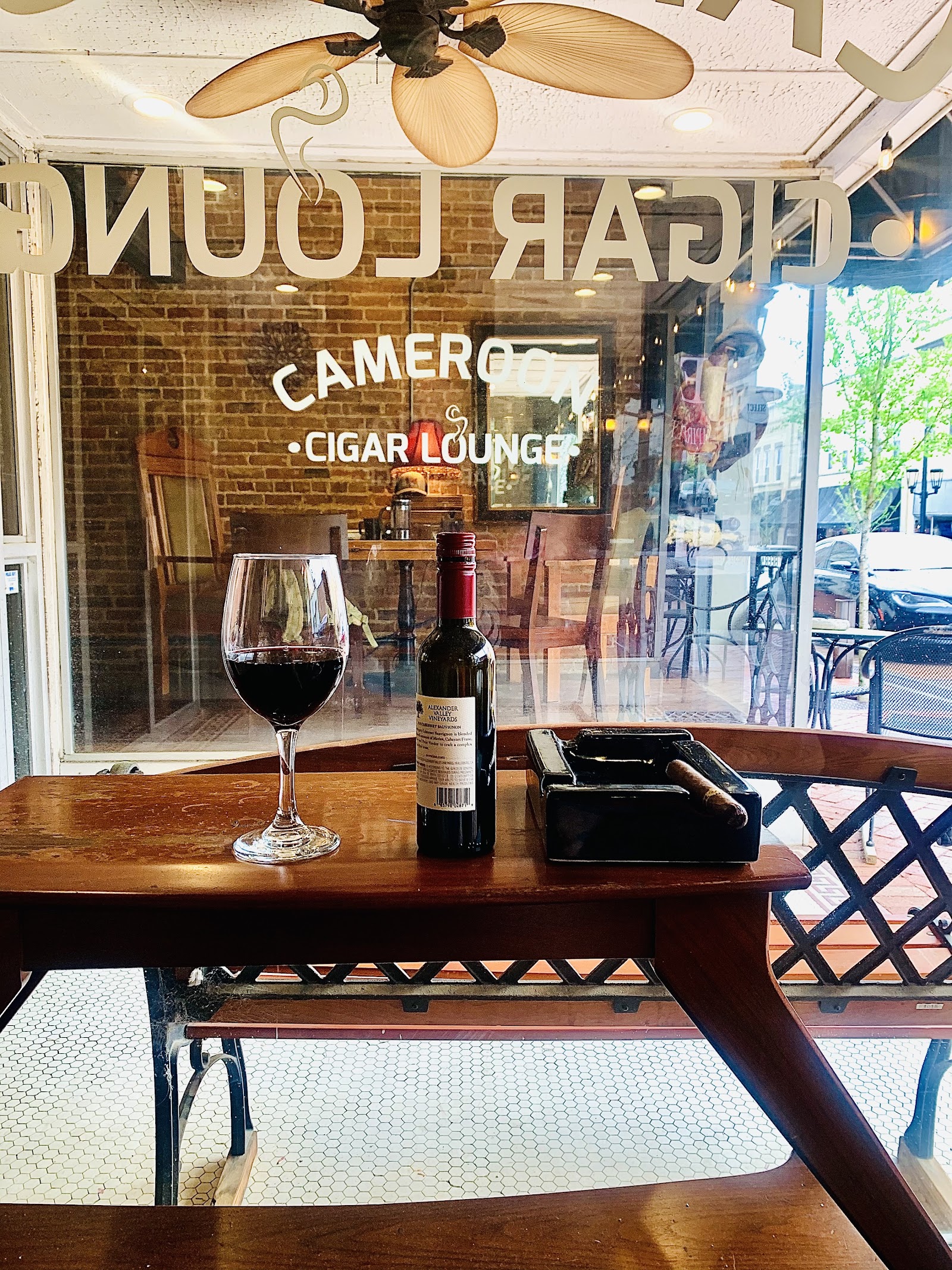 Cameroon Cigar Lounge photo 4