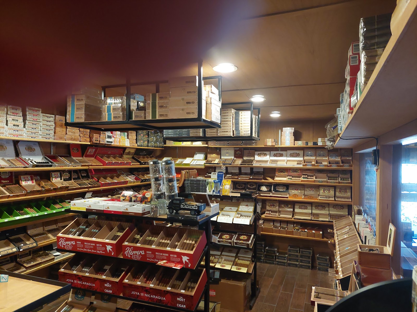 Canyon Cigar Co photo 2