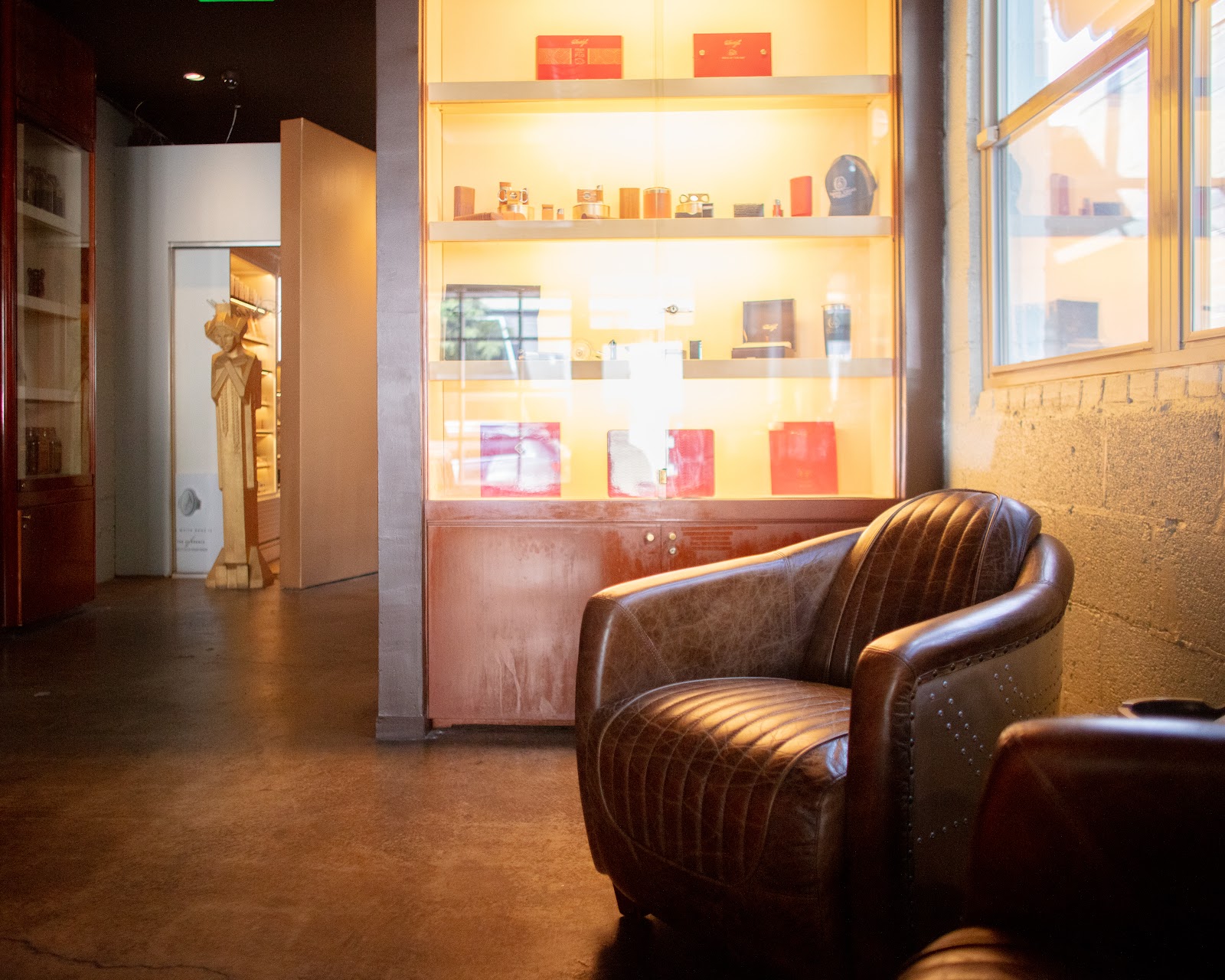Capitol Cigar and Tobacco photo 4