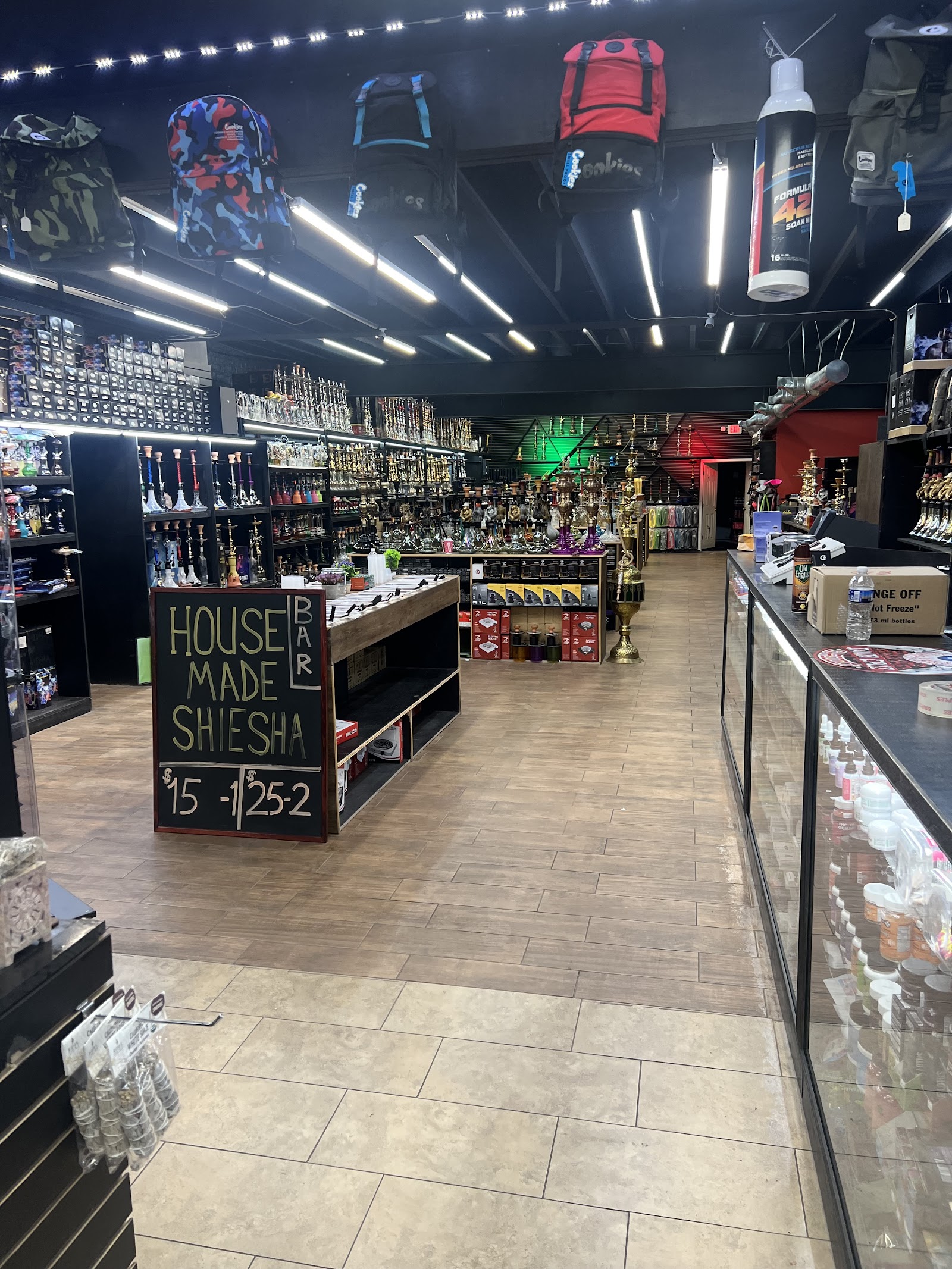 Carytown Tobacco - Richmond, VA (VCU Campus) photo 7