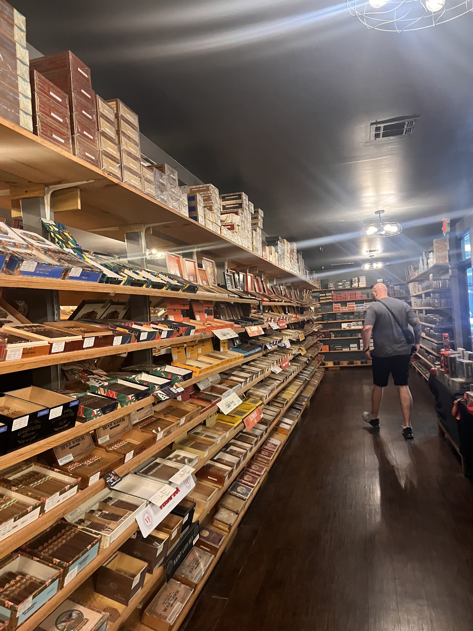 Casa de Montecristo by Serious Cigars (FM 1960) photo 3