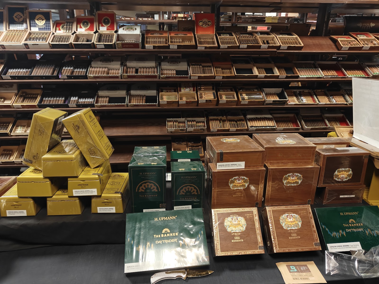 Casa de Montecristo by Serious Cigars (West Loop) photo 2