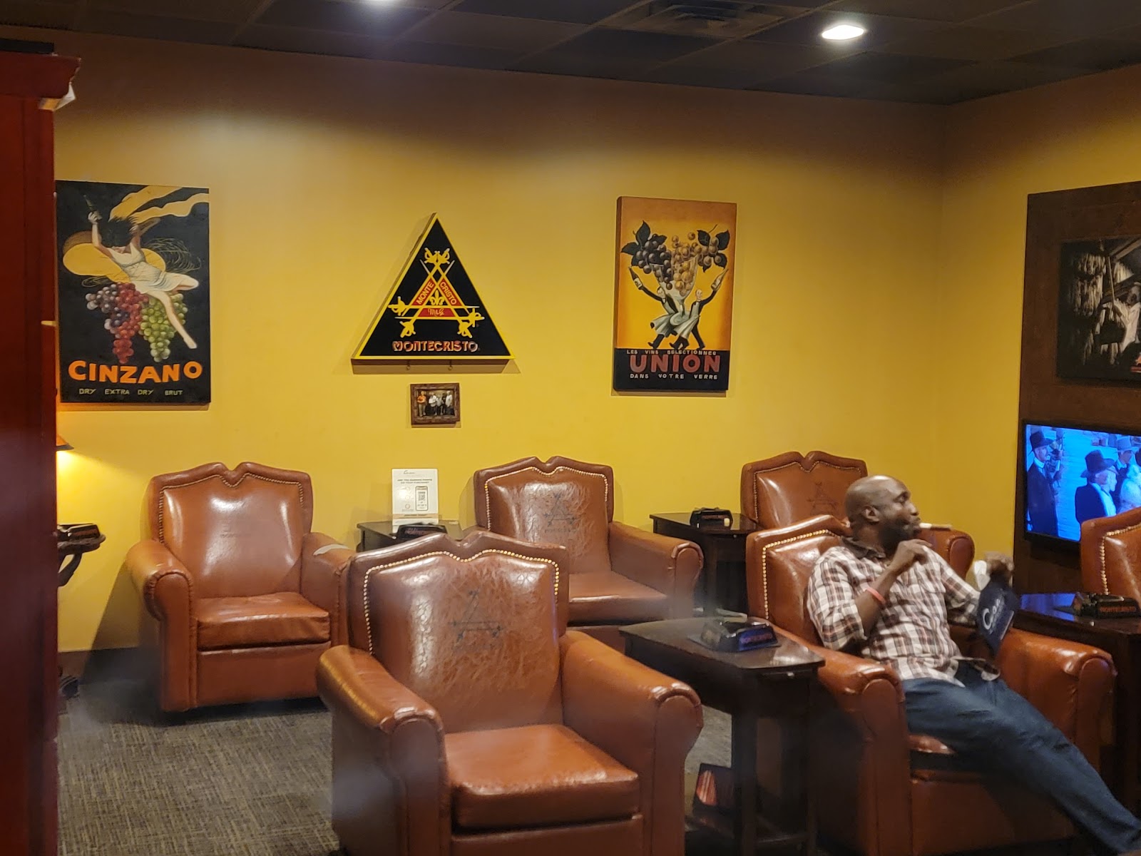 Casa de Montecristo by Serious Cigars (West Loop) photo 5