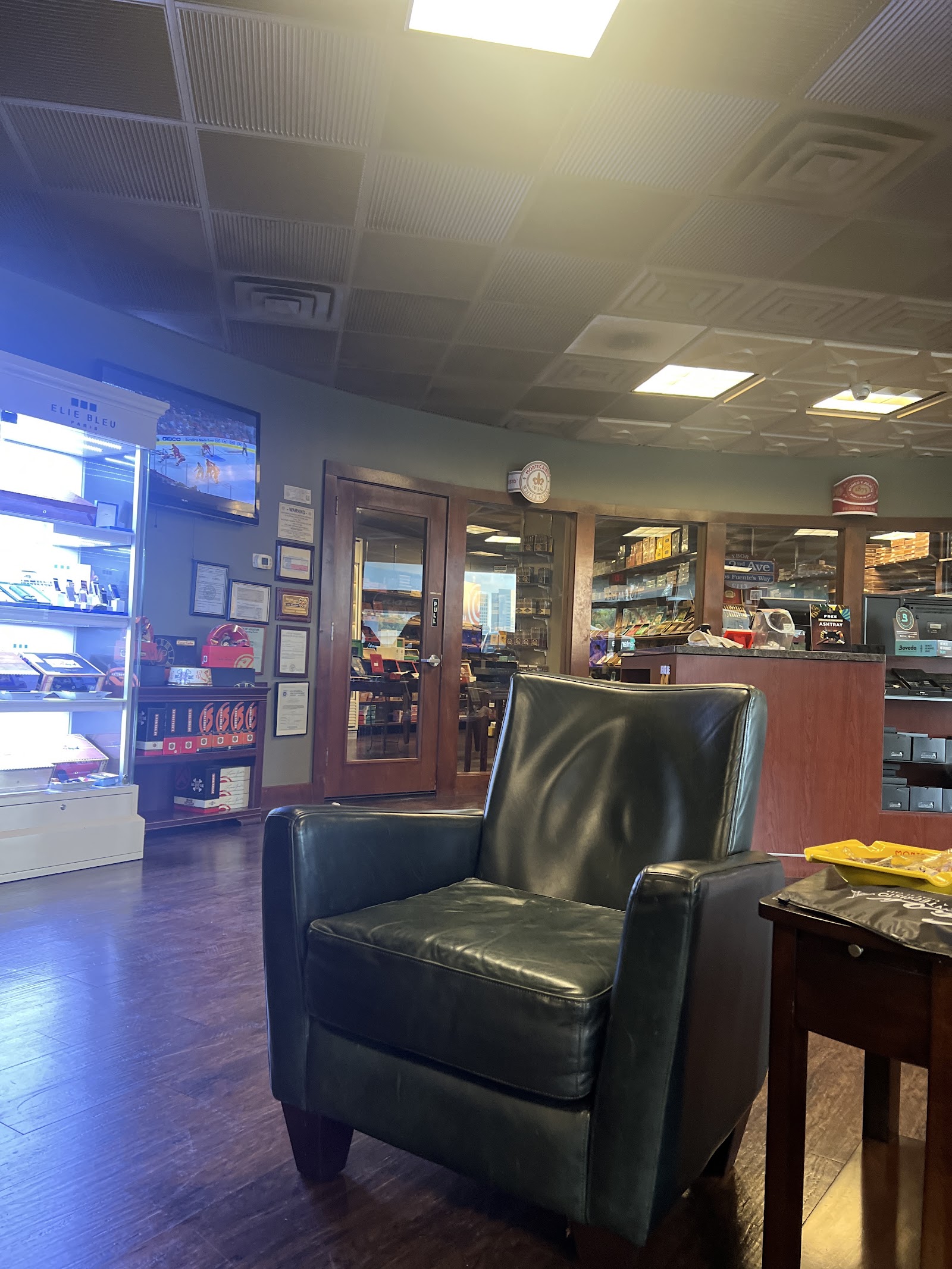 Casa de Montecristo by Serious Cigars (West Loop) photo 7