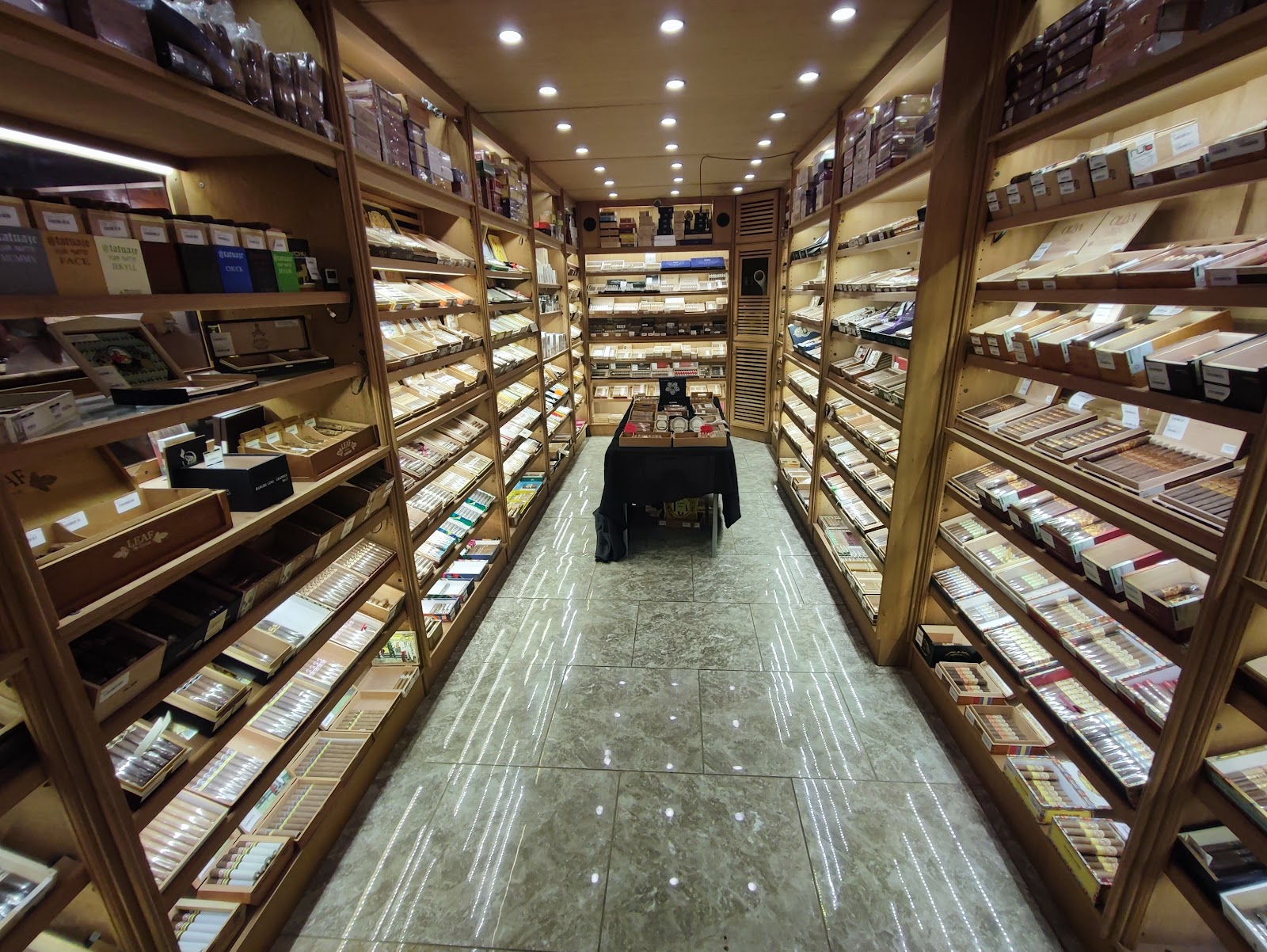 Casablanca Cigar Bar photo 5