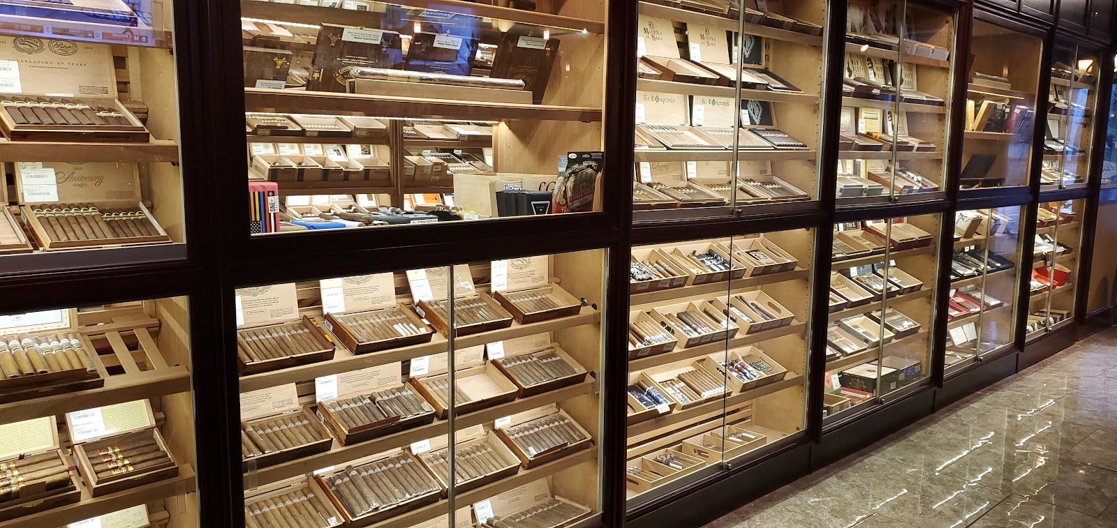 Casablanca Cigar Bar photo 6