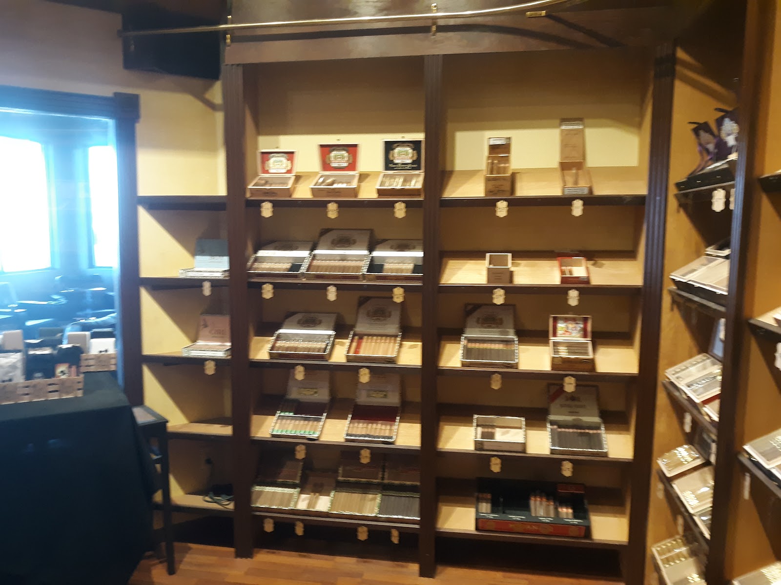 Casbar Cigar Lafayette photo 4