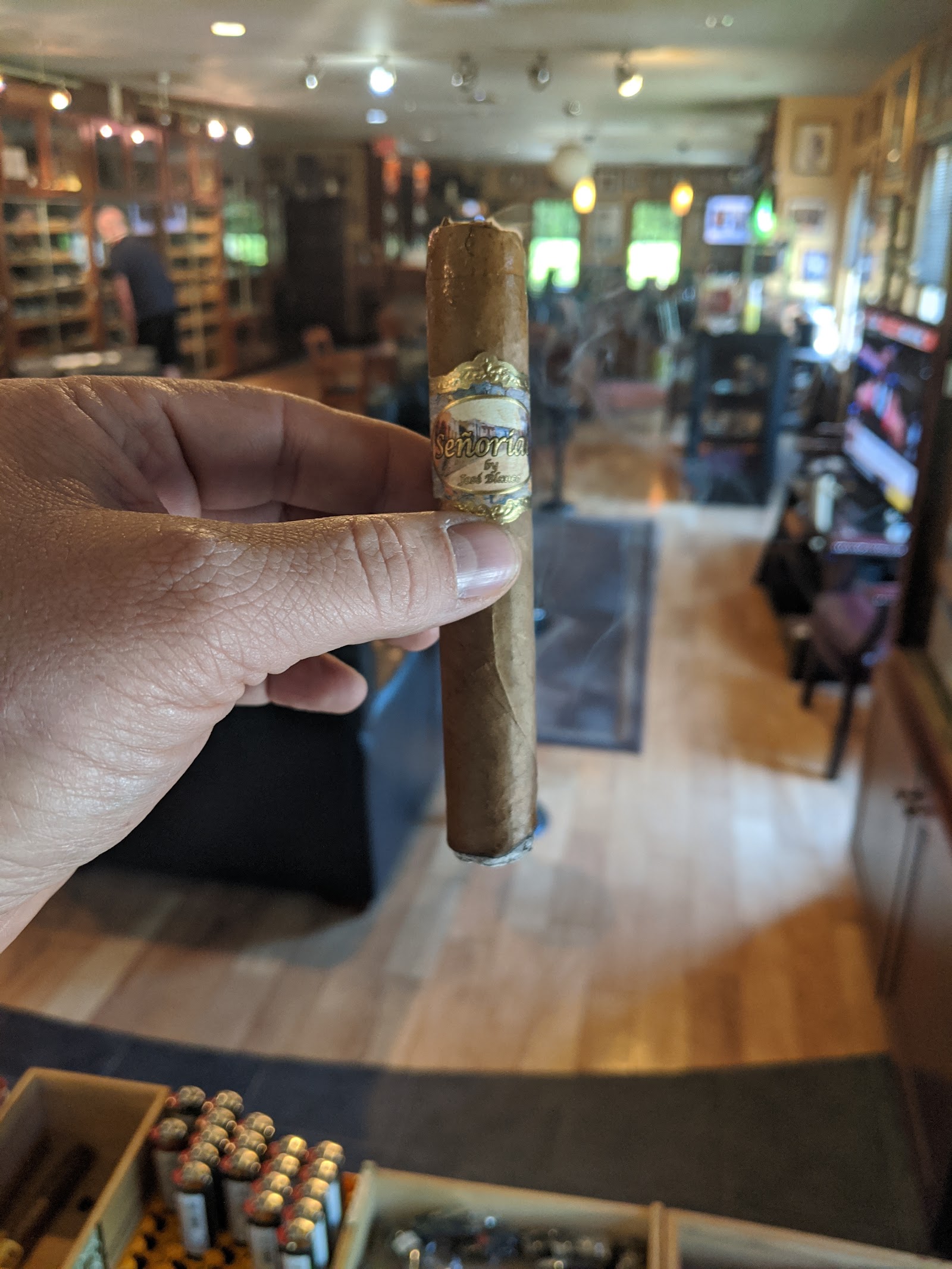 Castros Cigar Lounge LLC photo 4