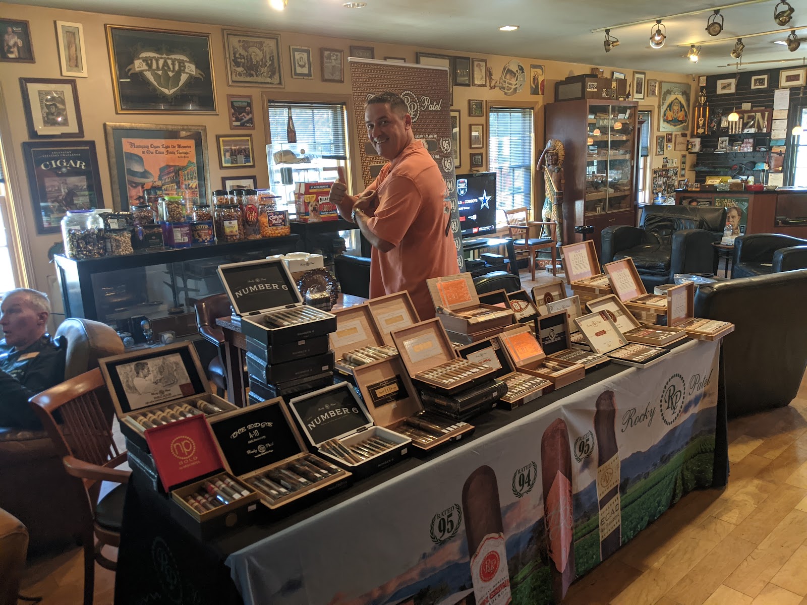 Castros Cigar Lounge LLC photo 8