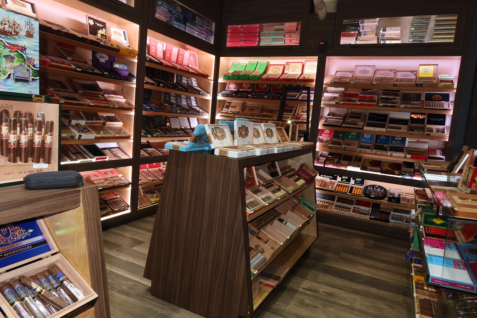 Cava Cigars photo 4