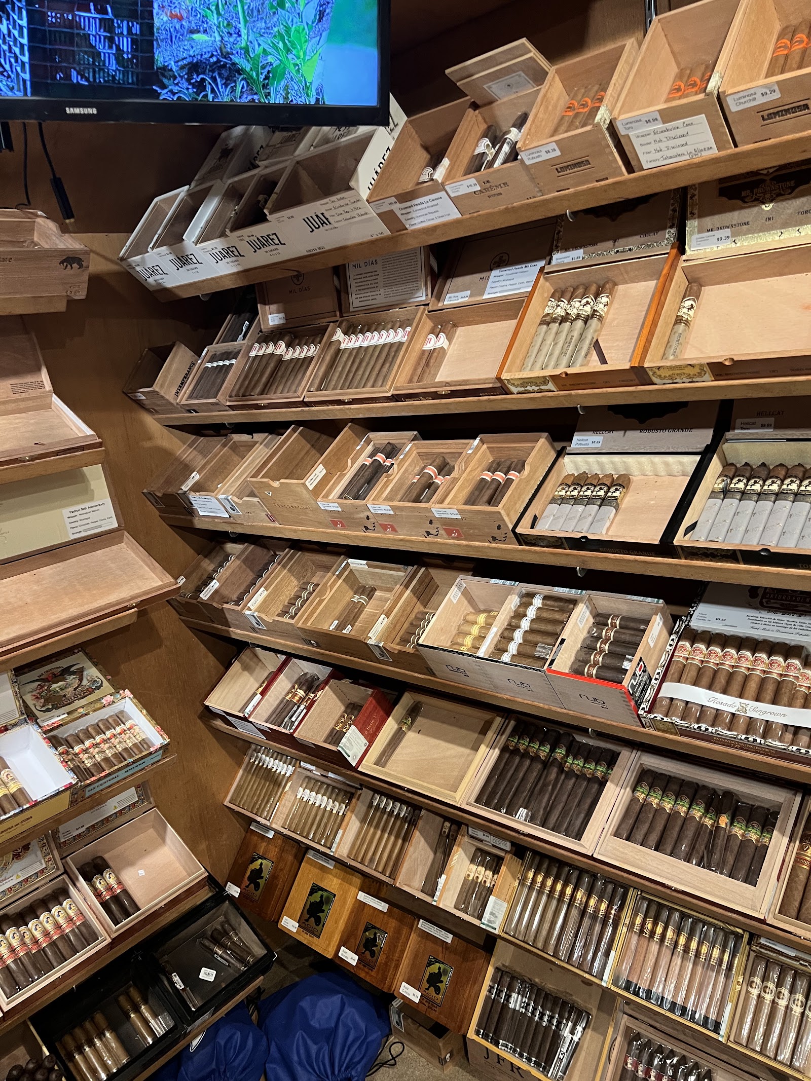 Cavalier Cigar Company photo 8