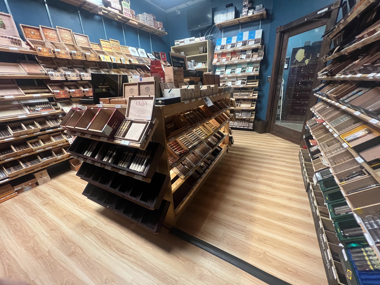 Chesterton’s Fine Cigars photo 8