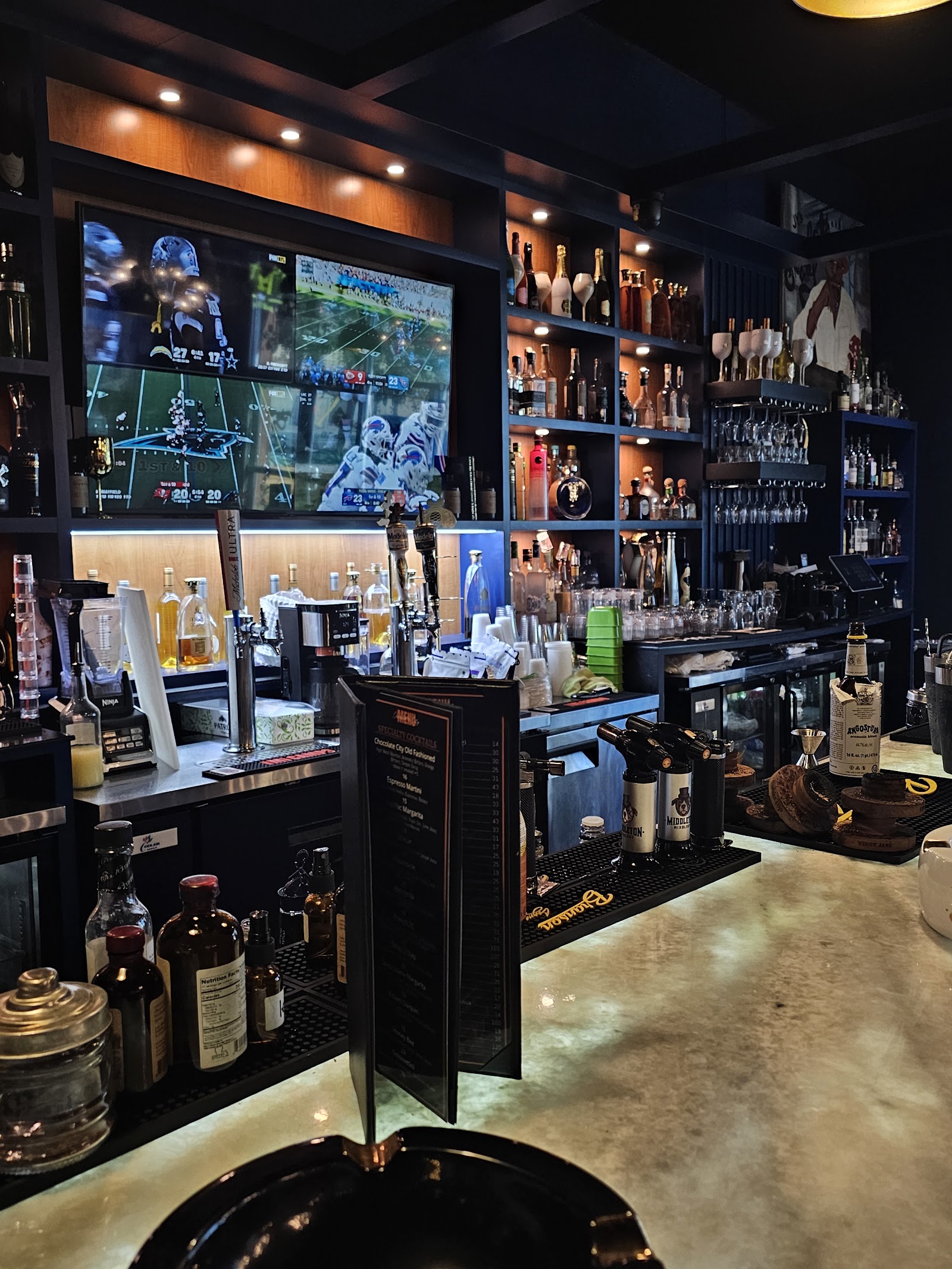 Chocolate City Cigar Lounge photo 7