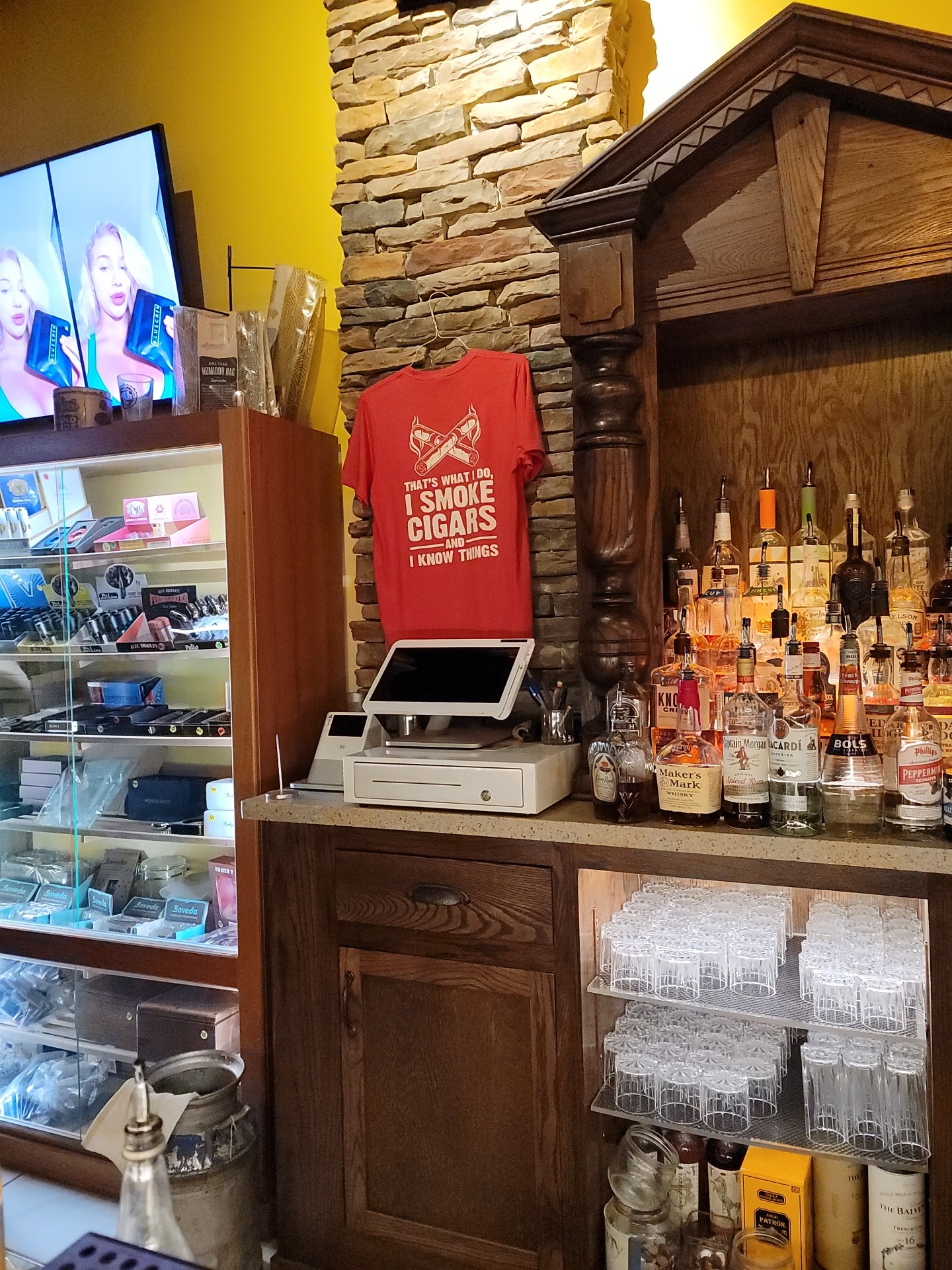 Churchill's the Cigar Bar photo 10