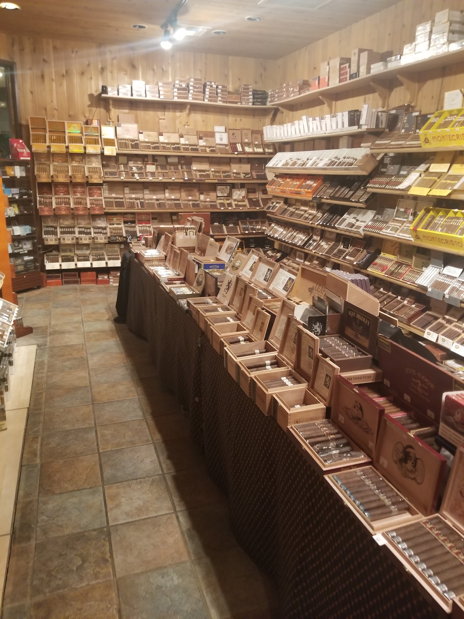 Churchill's Fine Cigars - Ahwatukee photo 8