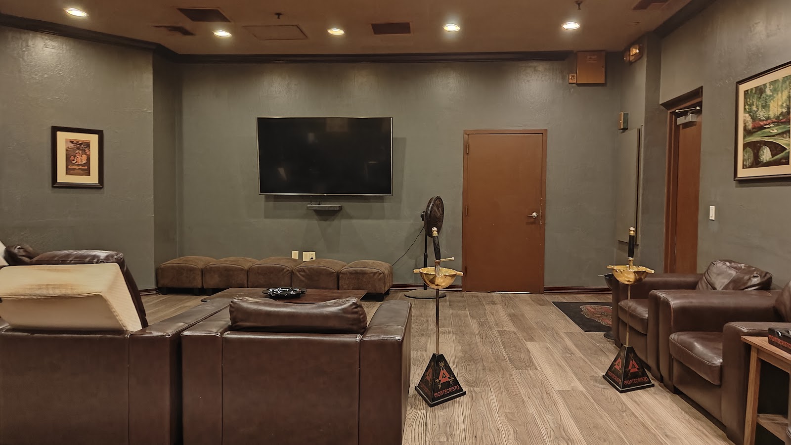 Churchill's Fine Cigars - Ahwatukee photo 9