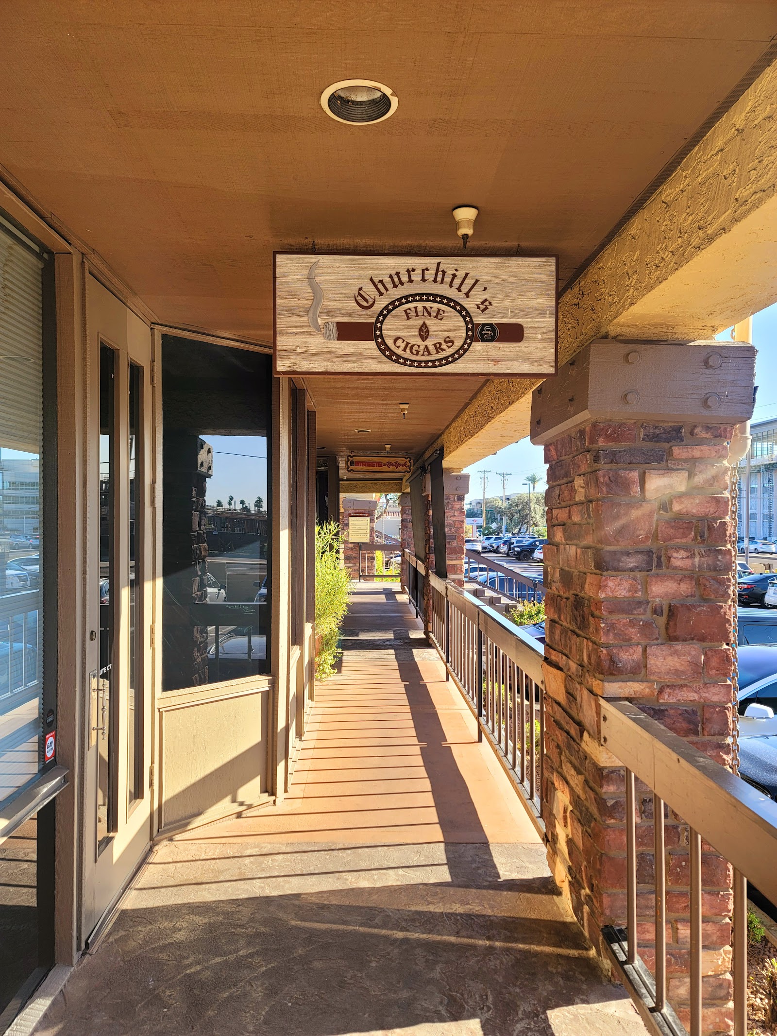 Churchill's Fine Cigars - Phoenix (HQ)