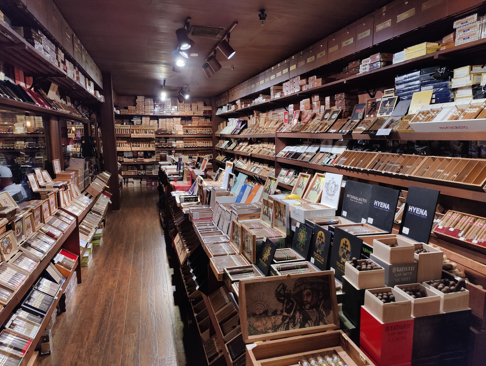 Churchill's Fine Cigars - Phoenix (HQ) photo 2