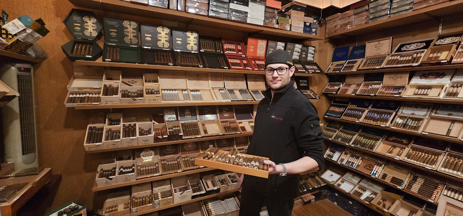 Cigar and Lounge photo 4
