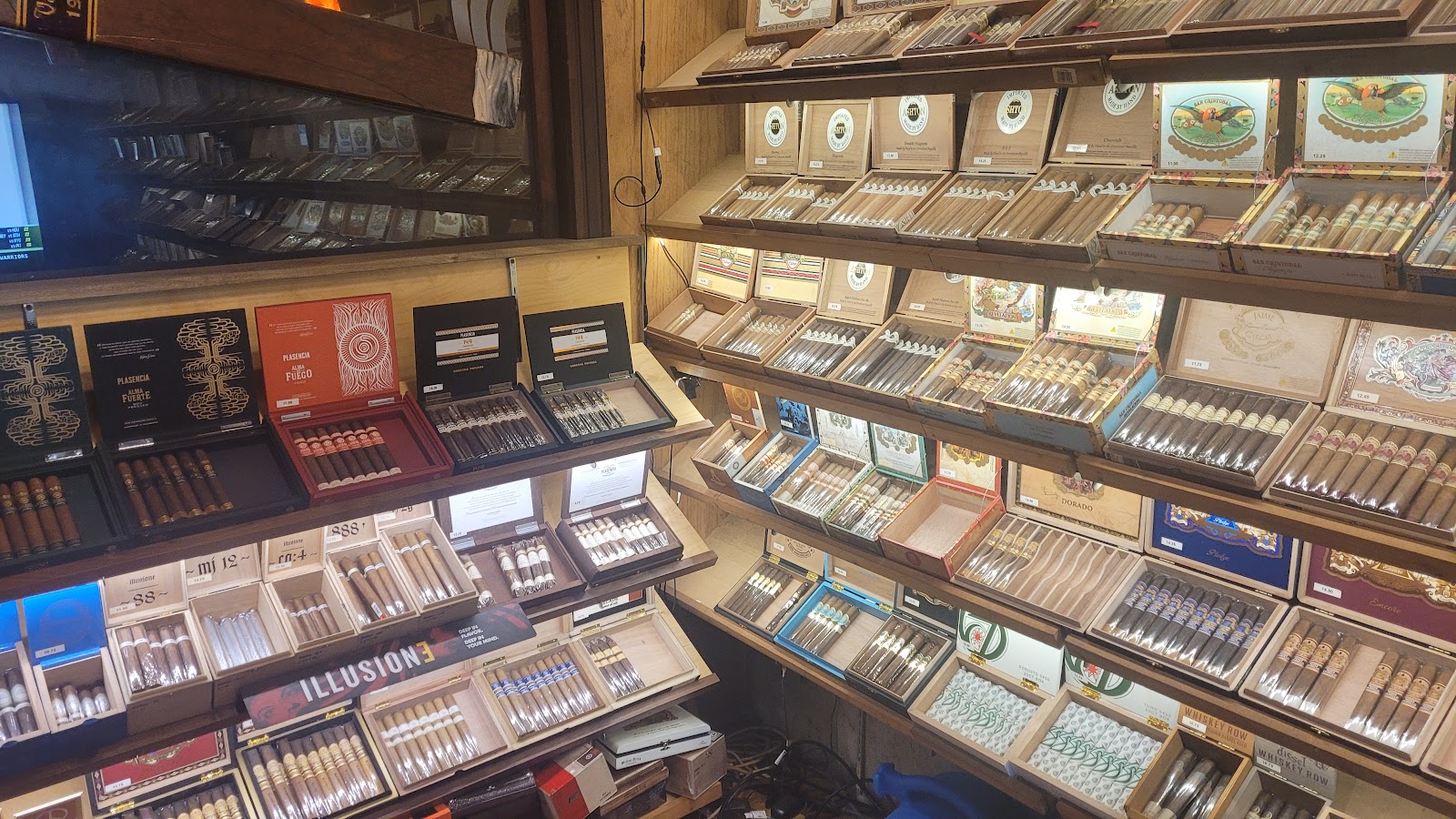 Cigar Jones photo 9