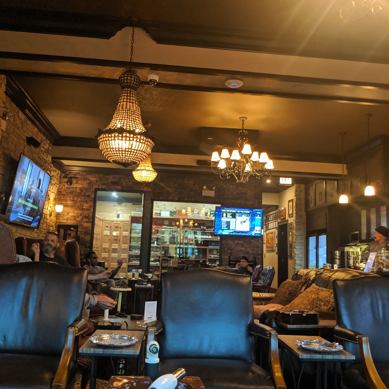 Cigar Oasis Oak Park photo 6