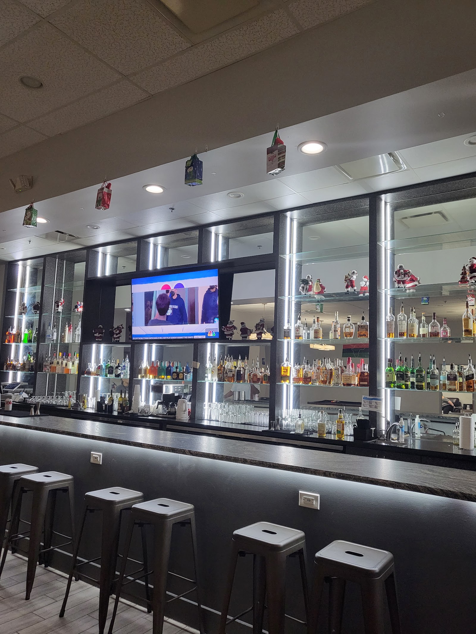 Cigar Palace and Bar photo 2