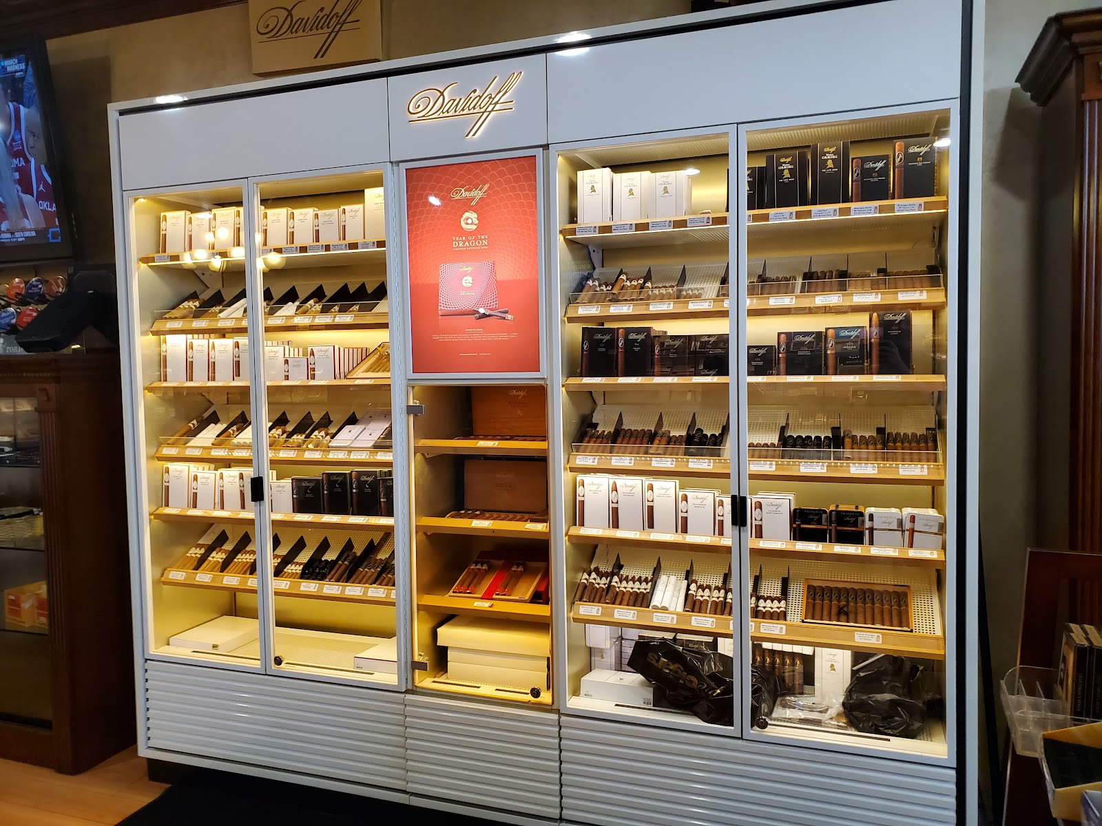 Cigar Realm - Ashland, VA photo 9