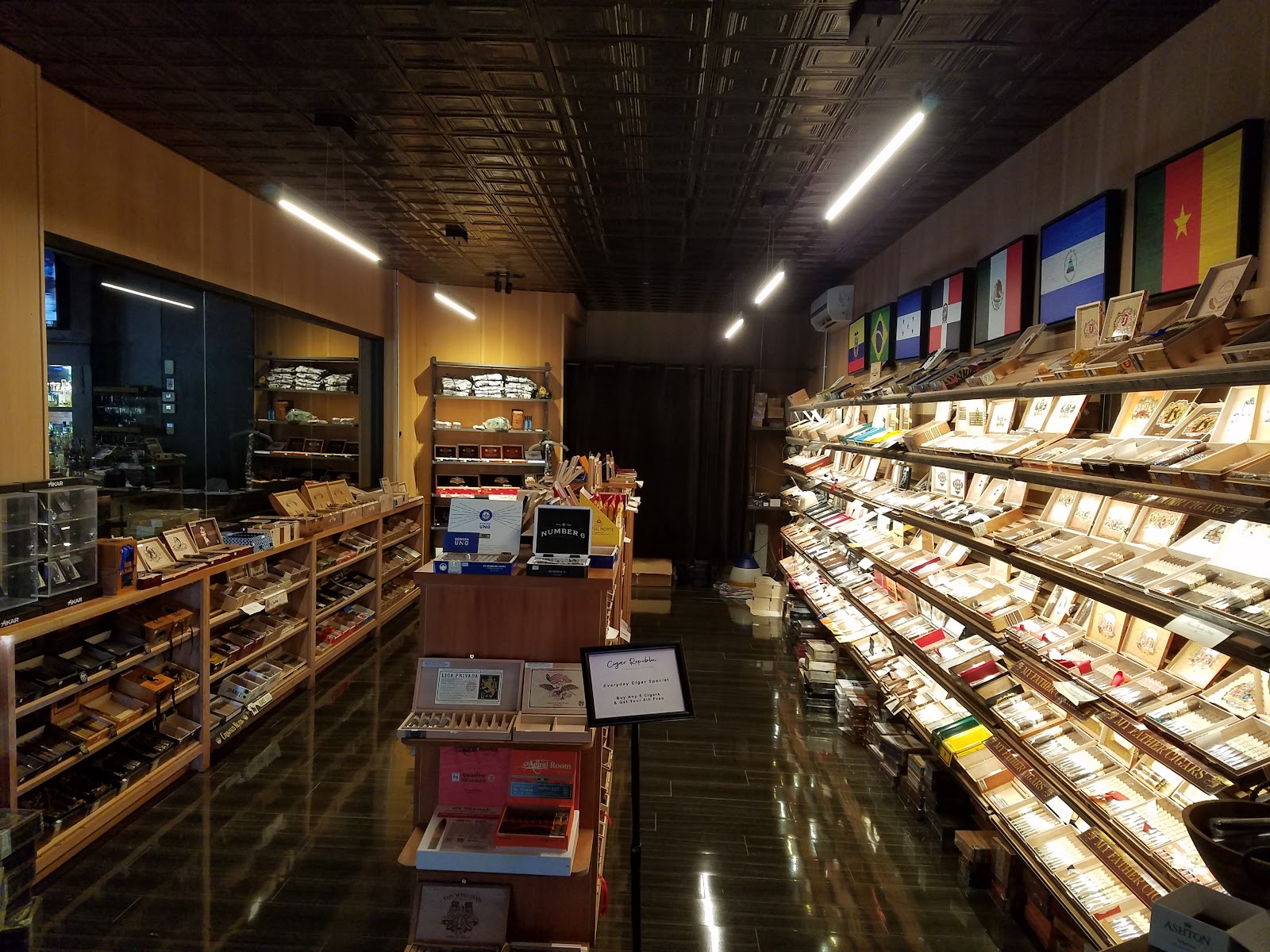 Cigar Republic photo 6