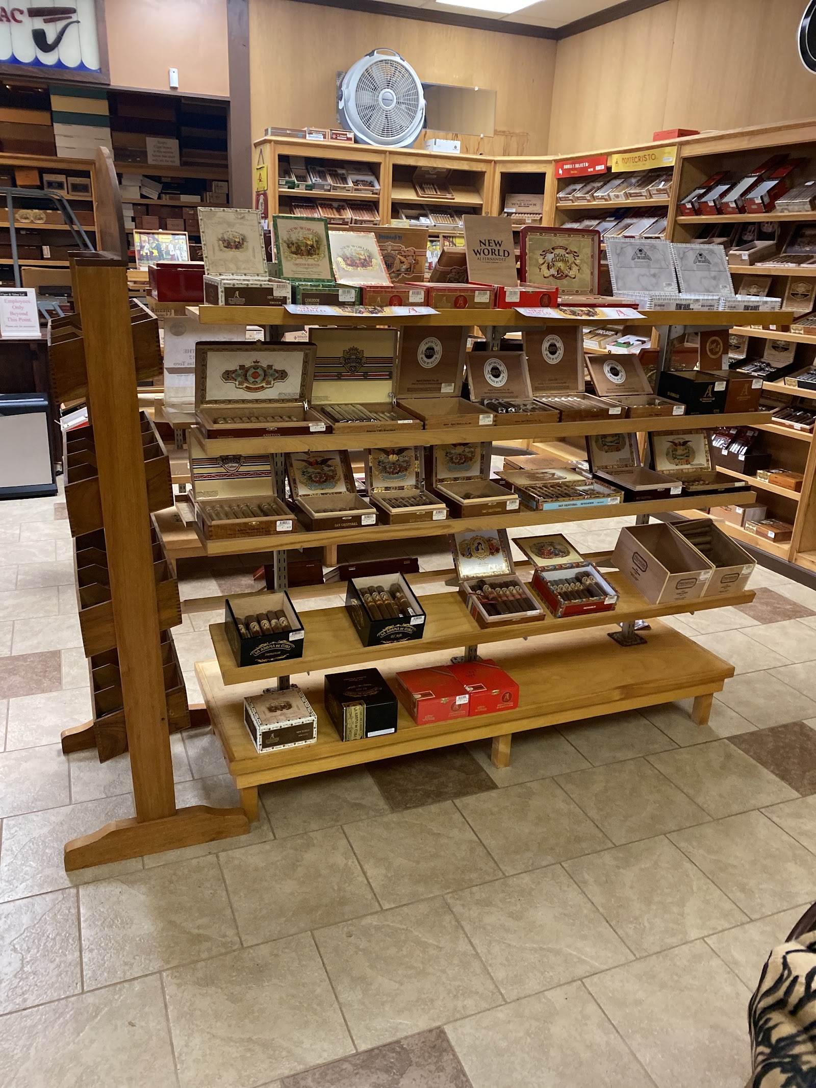 Cigar & Tabac photo 9