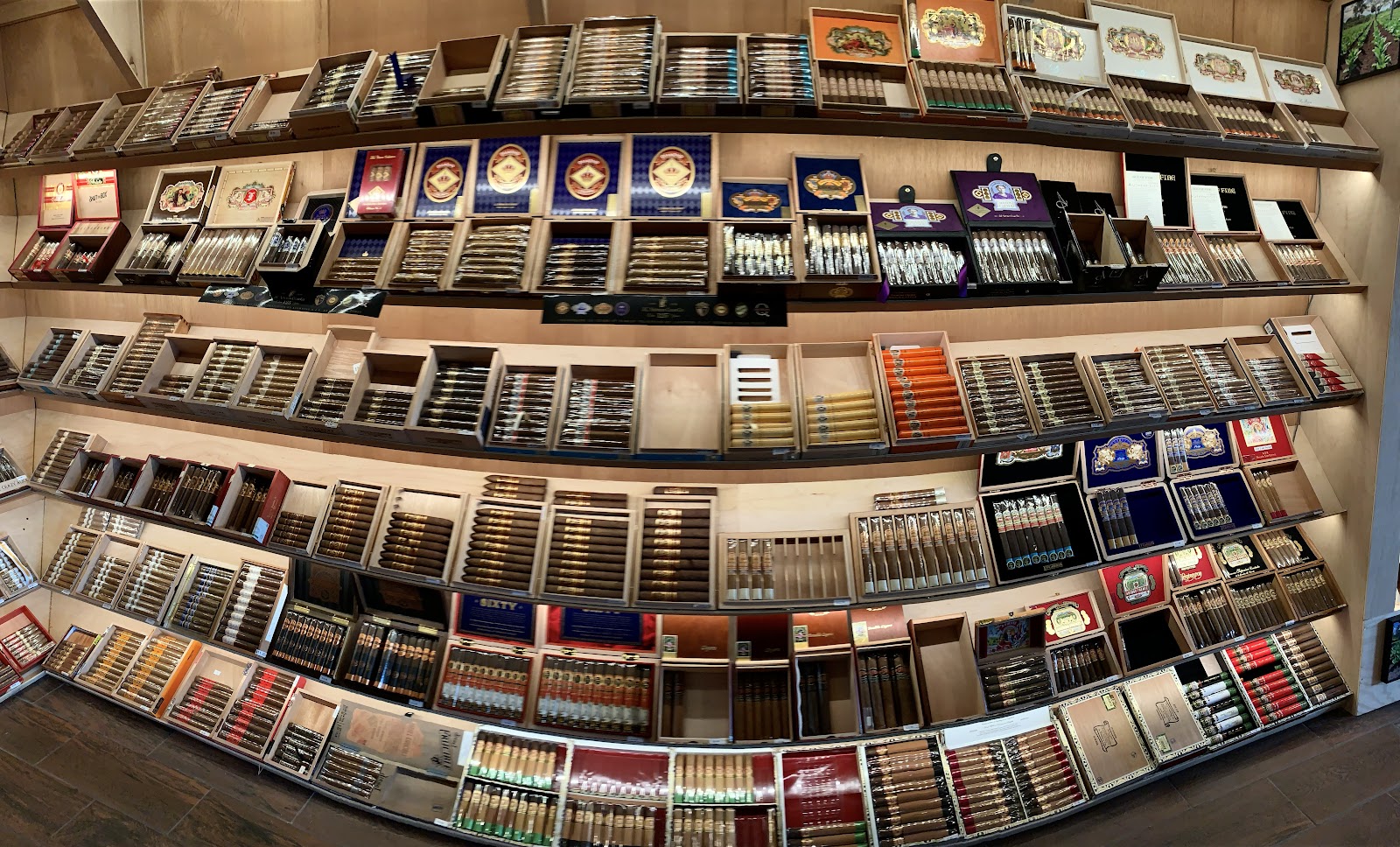 Cigar Town and Lounge photo 3