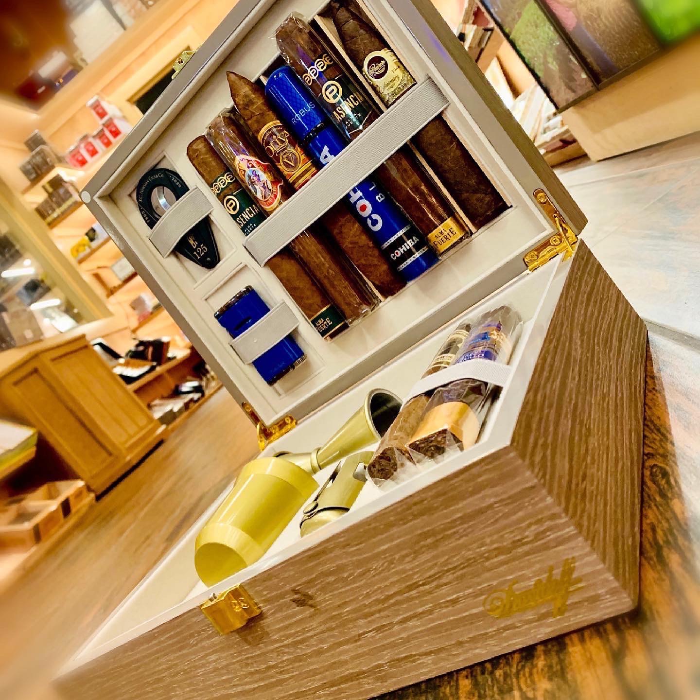 Cigar Town and Lounge photo 6