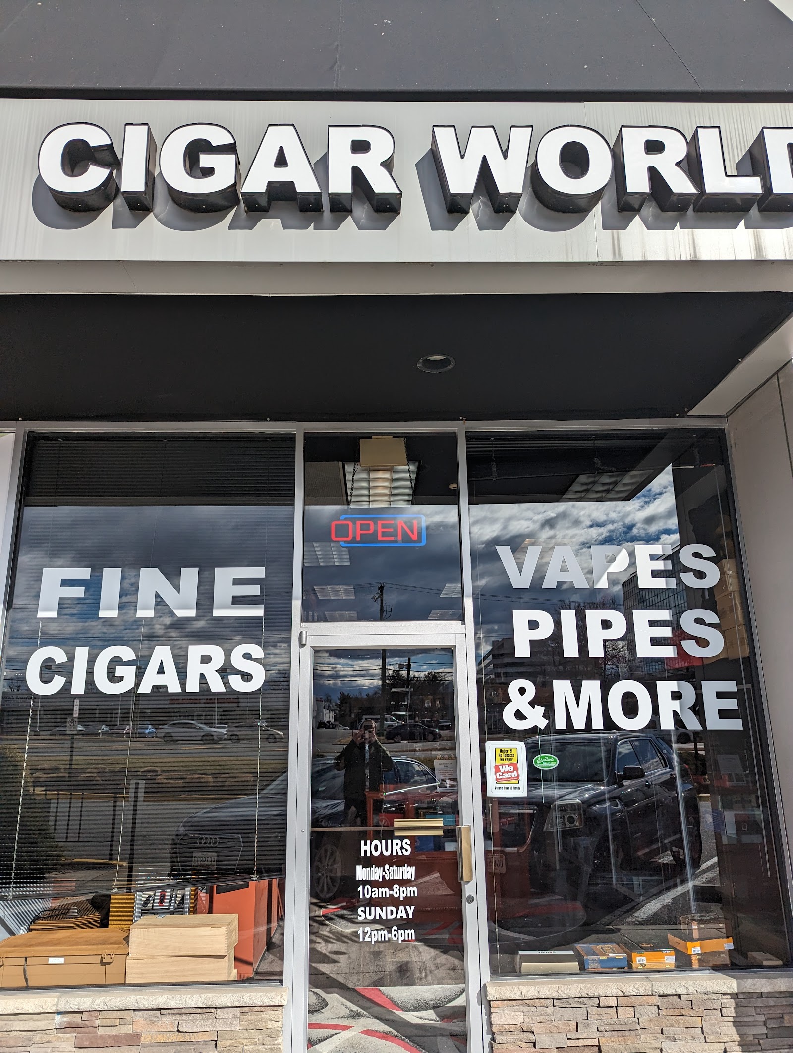 Cigar Town Tysons aka Cigar World photo 3