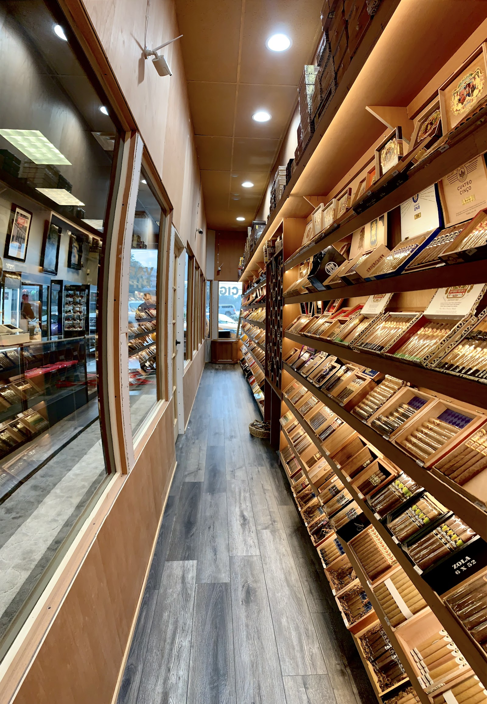 Cigar Town Tysons aka Cigar World photo 5