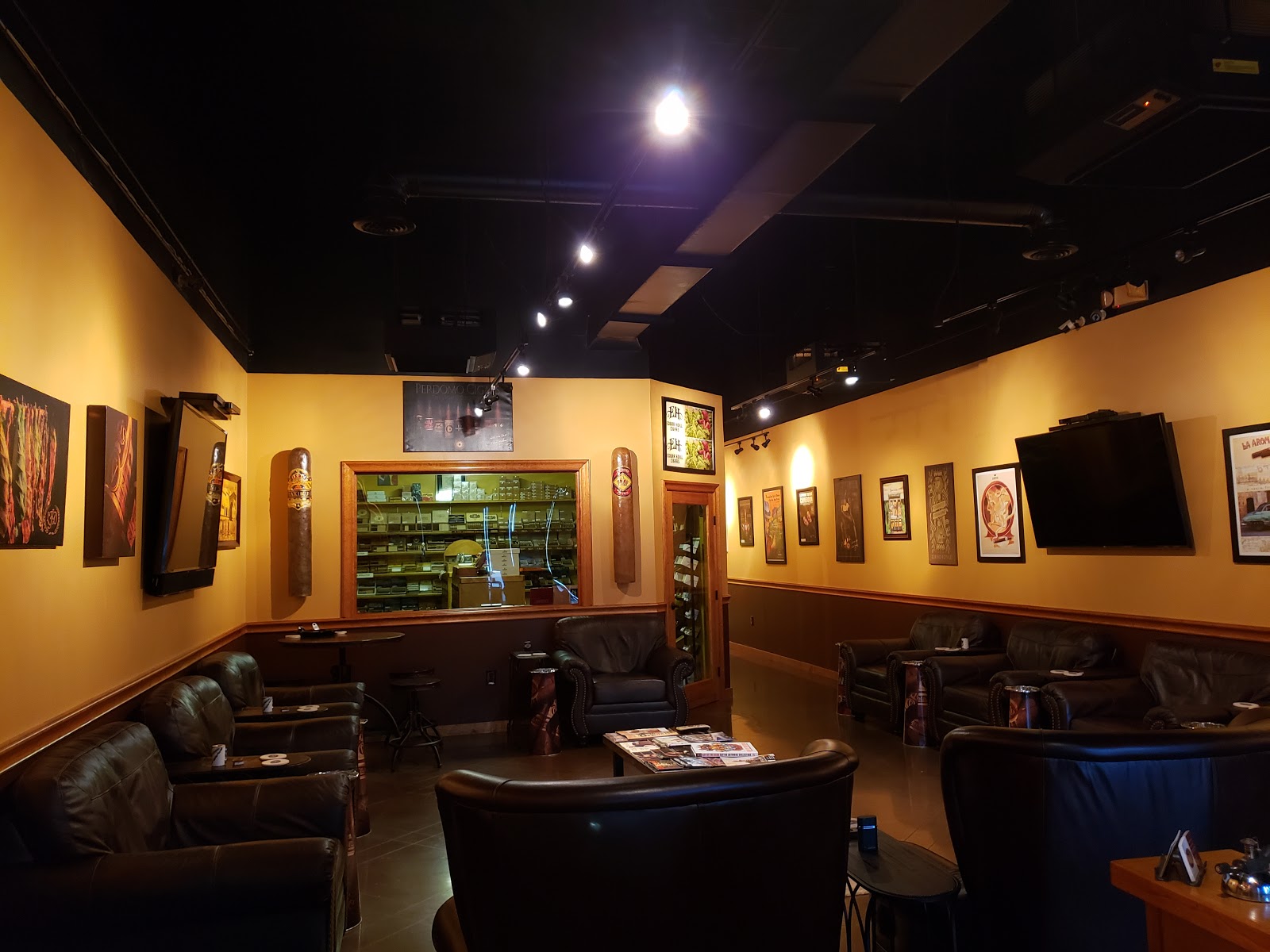 Cigar Towne Houston photo 6