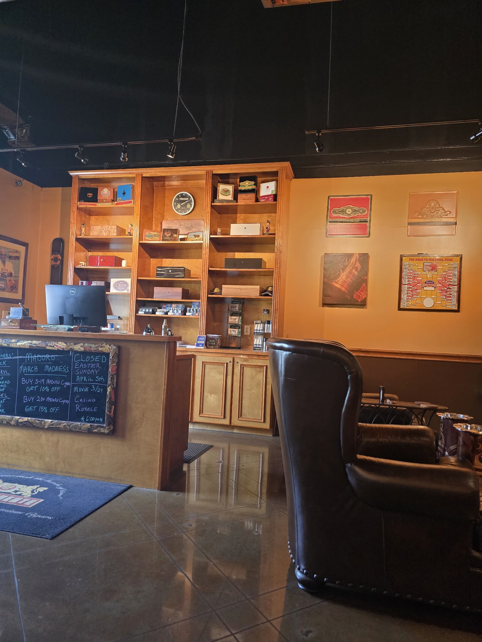 Cigar Towne Houston photo 8