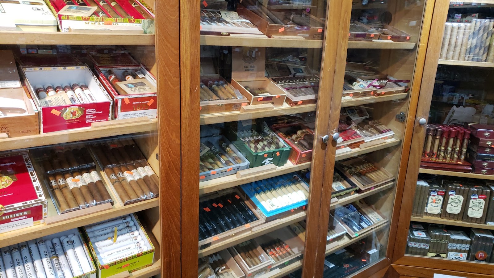Cigar World & Smoke Shop Inc. photo 5