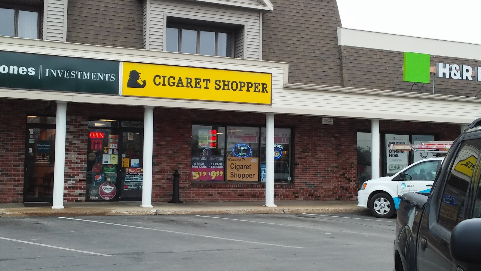 Cigaret Shopper #10 - Windham
