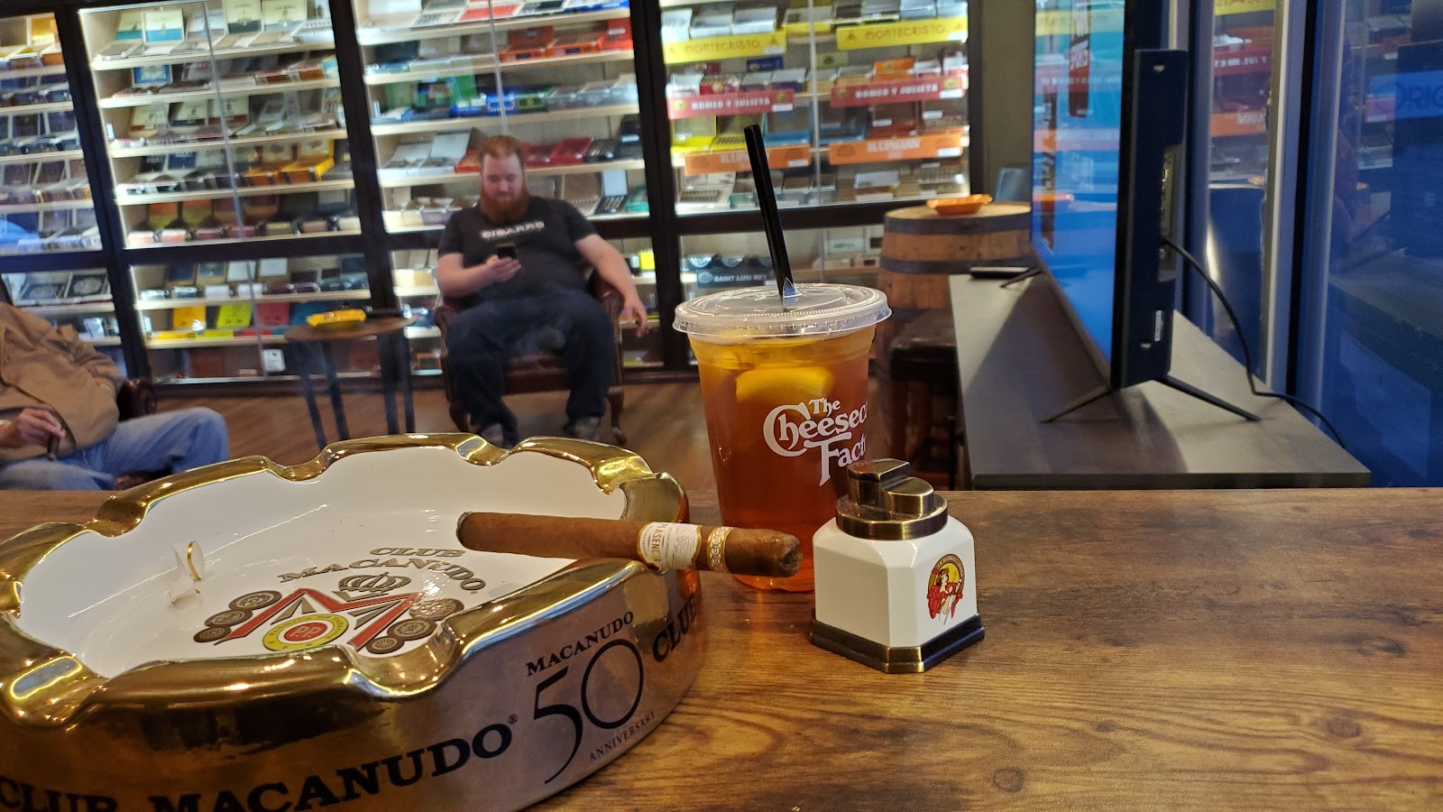 Cigarro photo 2