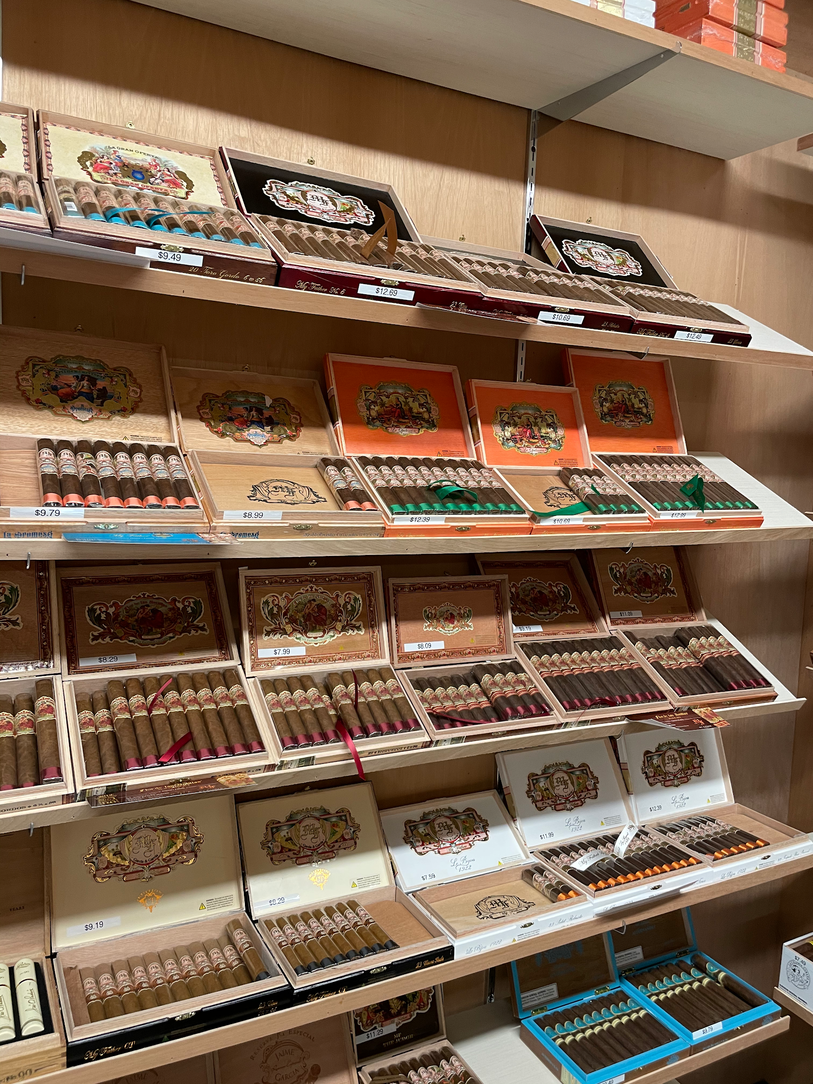 Cigars on Maybank photo 10