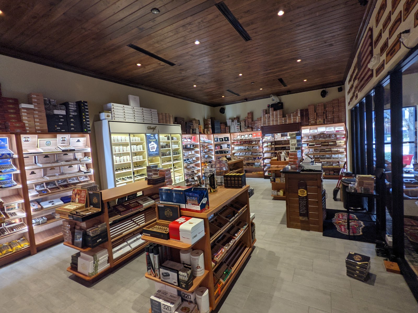 Cigarz on the Avenue photo 5