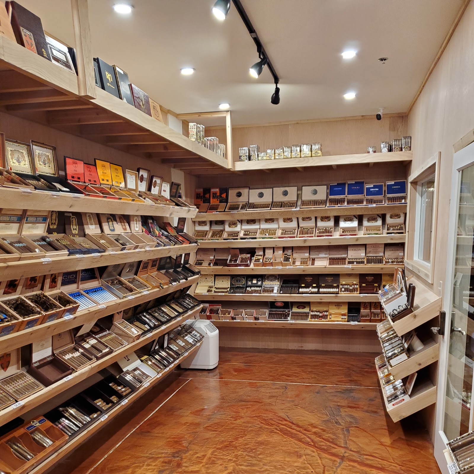 Classic Blends Cigar & Coffee Lounge photo 3