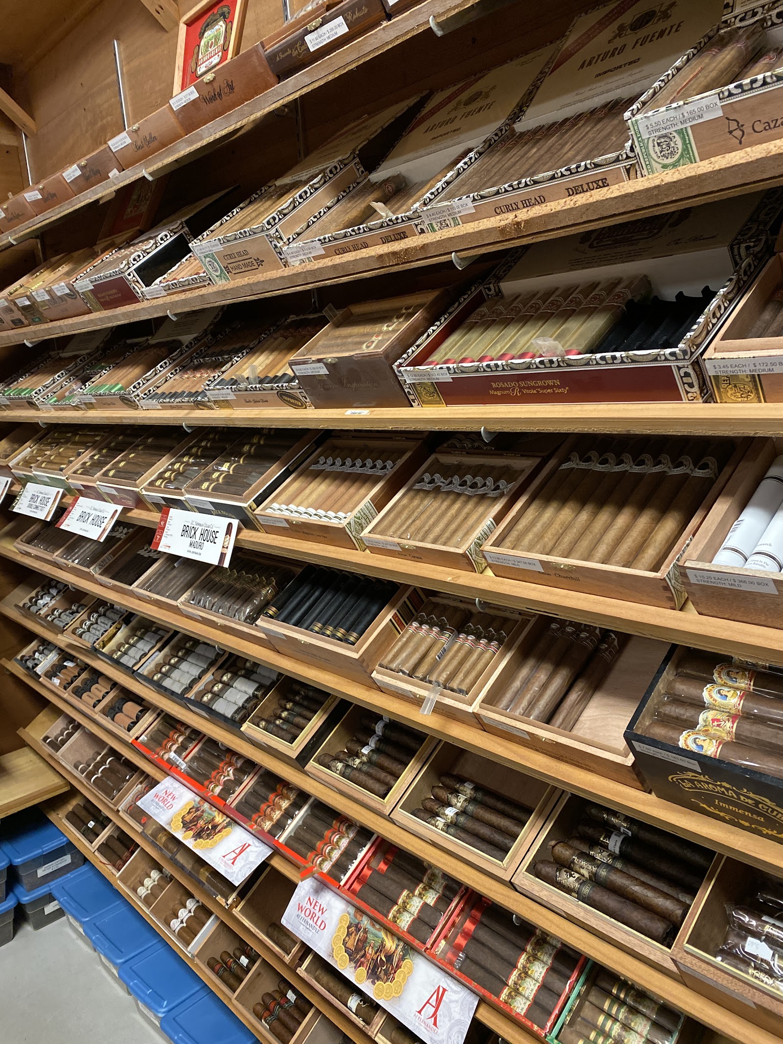 Classic Cigars Owasso photo 4